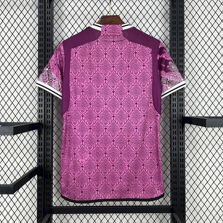 Maillot concept Real Madrid 2024-25 rose exclusif