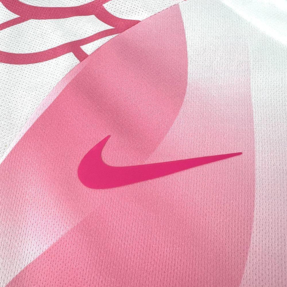 Maillot concept FC Barcelone 2025-26 rose et blanc