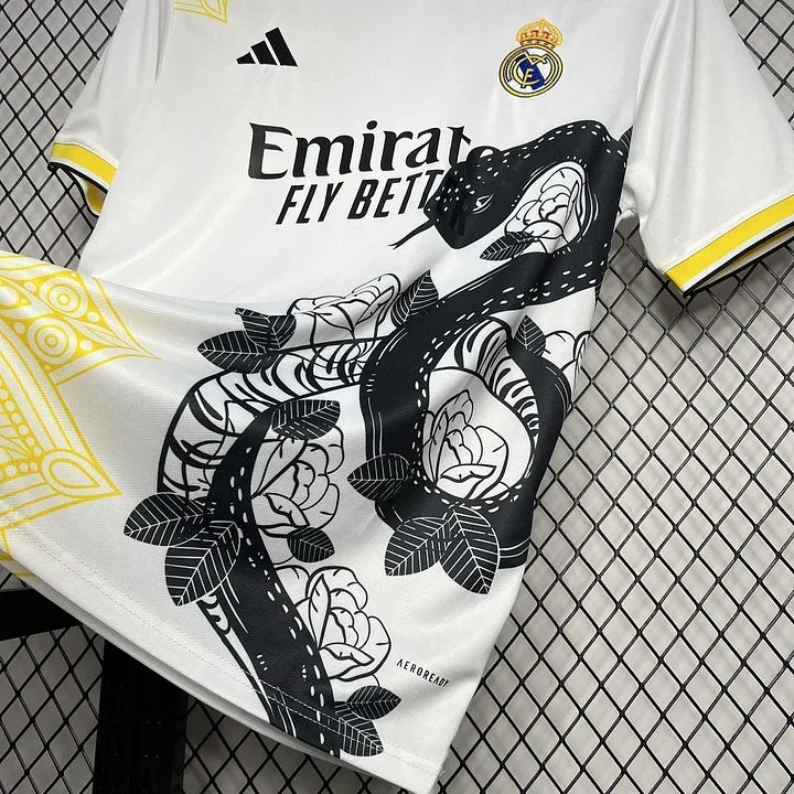 Maillot Real Madrid foot concept 2024 2025